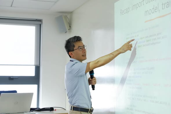 AI Workshop at Van Lang University, HCM City